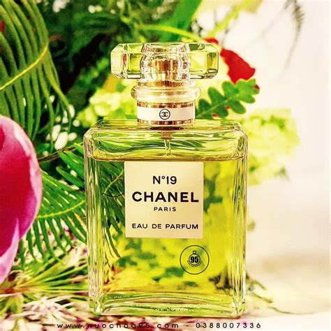 chanel green leaves|chanel no 19.